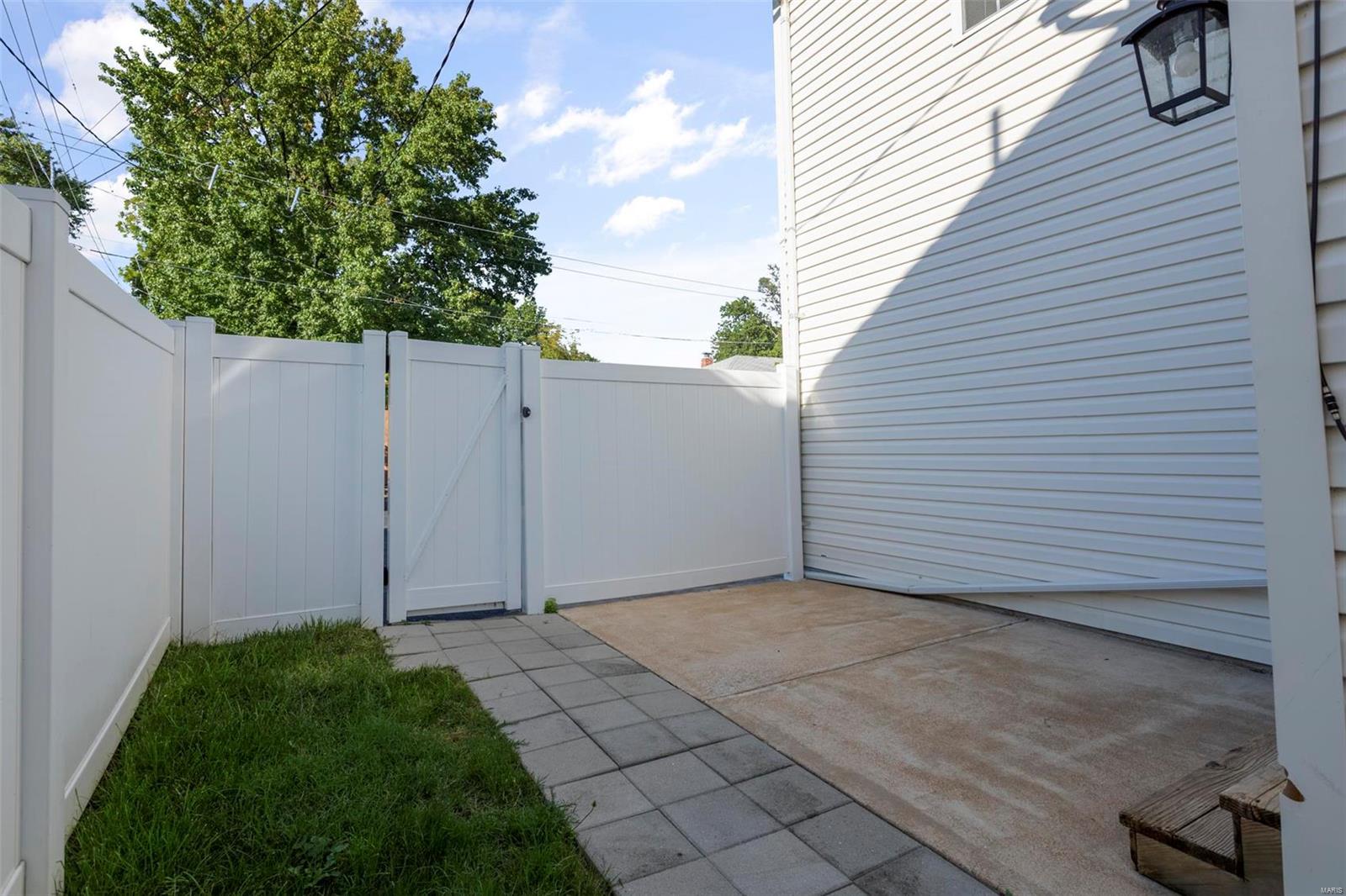 7021 Heege Road, Unit B St. Louis, MO 63123 - Photo 25 of 29
