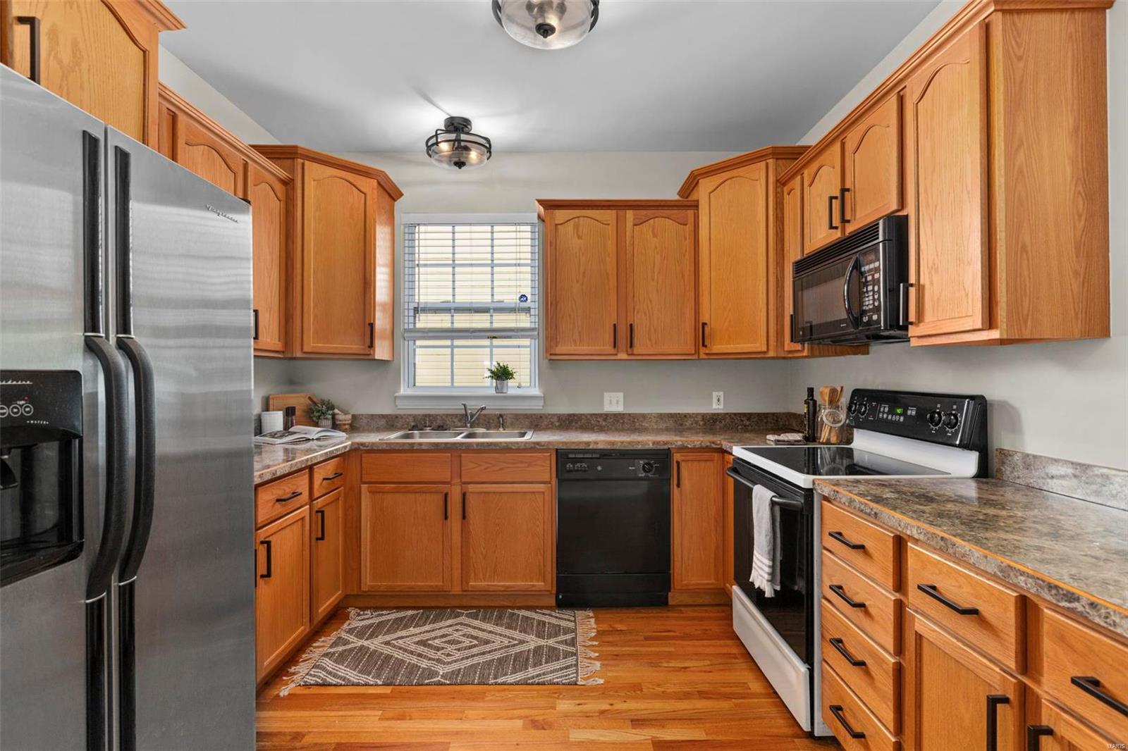 7021 Heege Road, Unit B St. Louis, MO 63123 - Photo 9 of 29