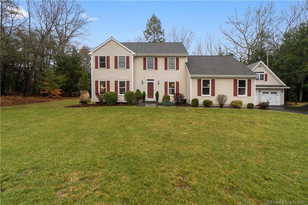 Welcome to 10 Farm Field Ridge Rd