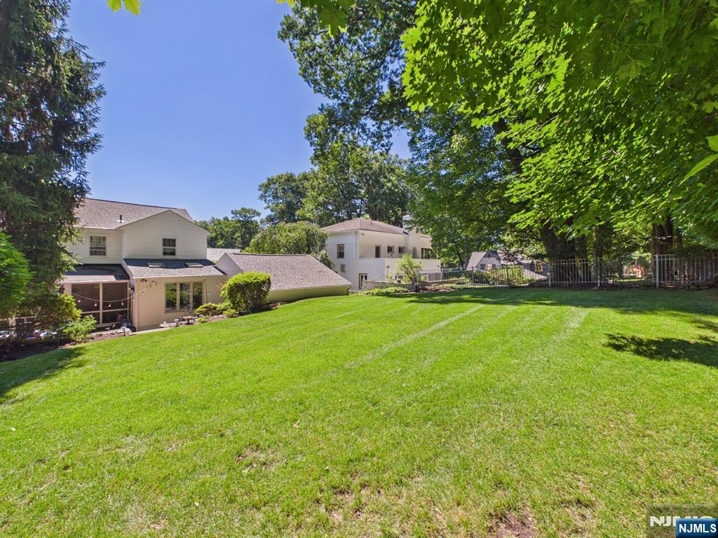 318 Beechwood Road Ridgewood, NJ 07450 - Photo 6 of 6