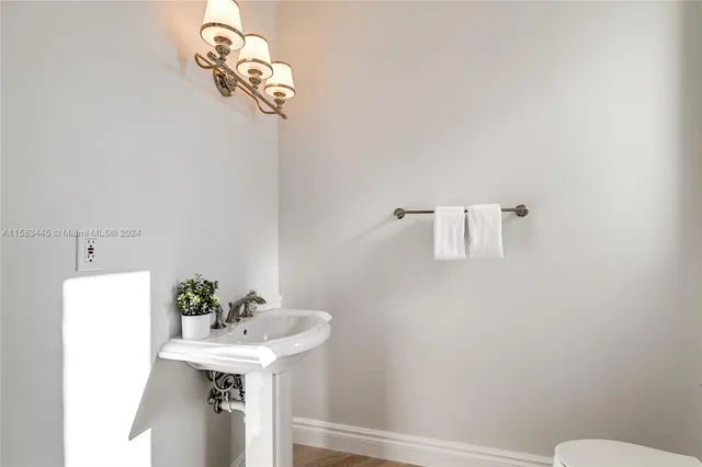 $75,000 | 709 Idlewyld Drive, Fort Lauderdale, FL 33301