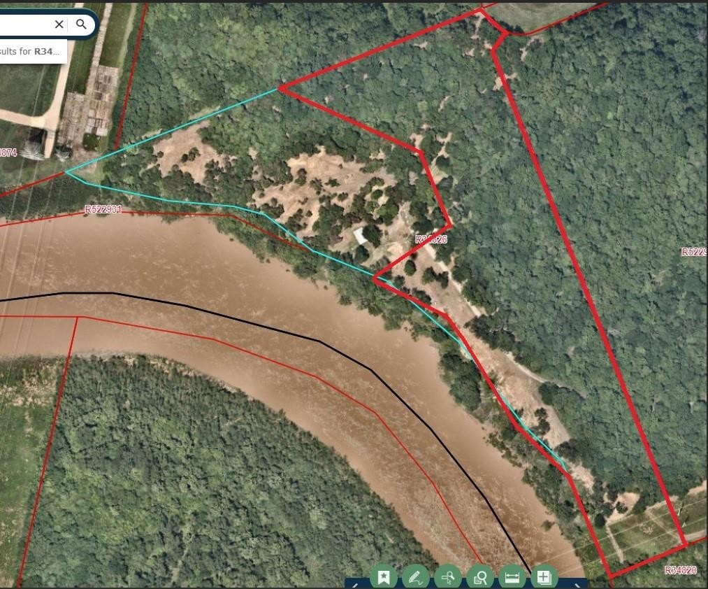 2120 Hagerson Road Sugar Land, TX 77479 - Photo 3 of 13 a view of a yard with flowers