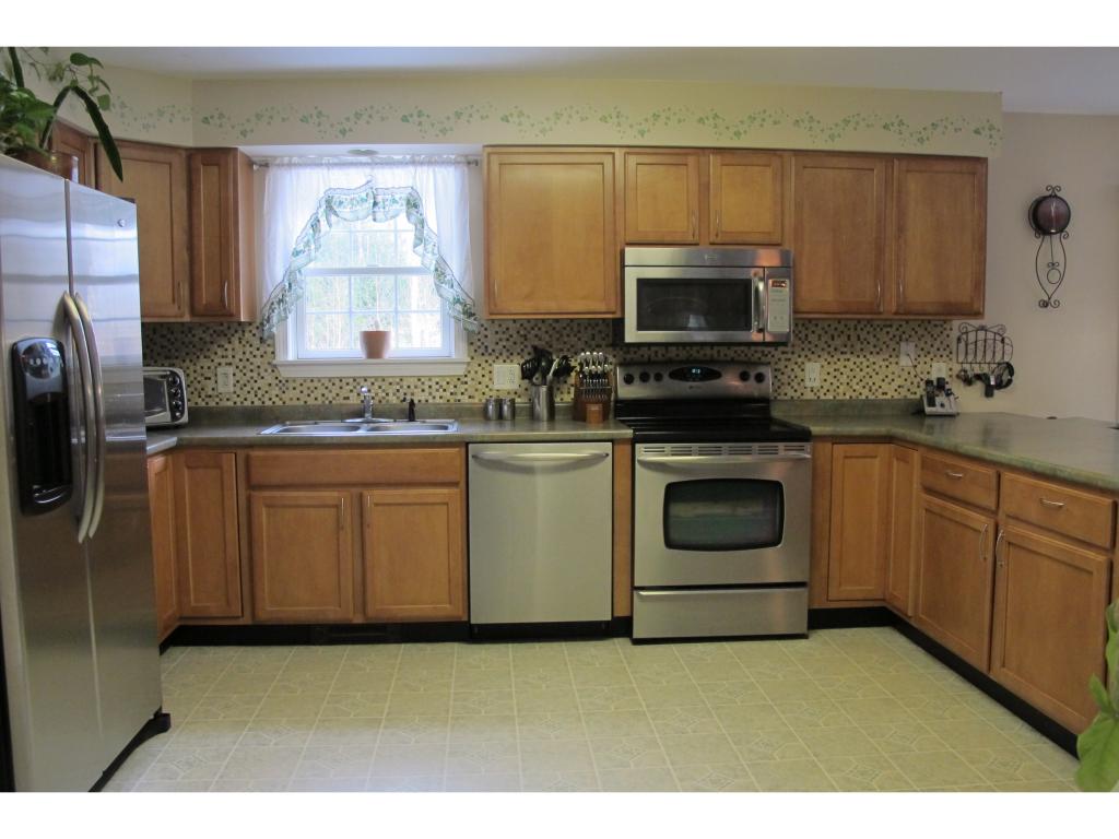 120 Eastern Avenue Rochester, NH 03867 - Photo 3 of 33