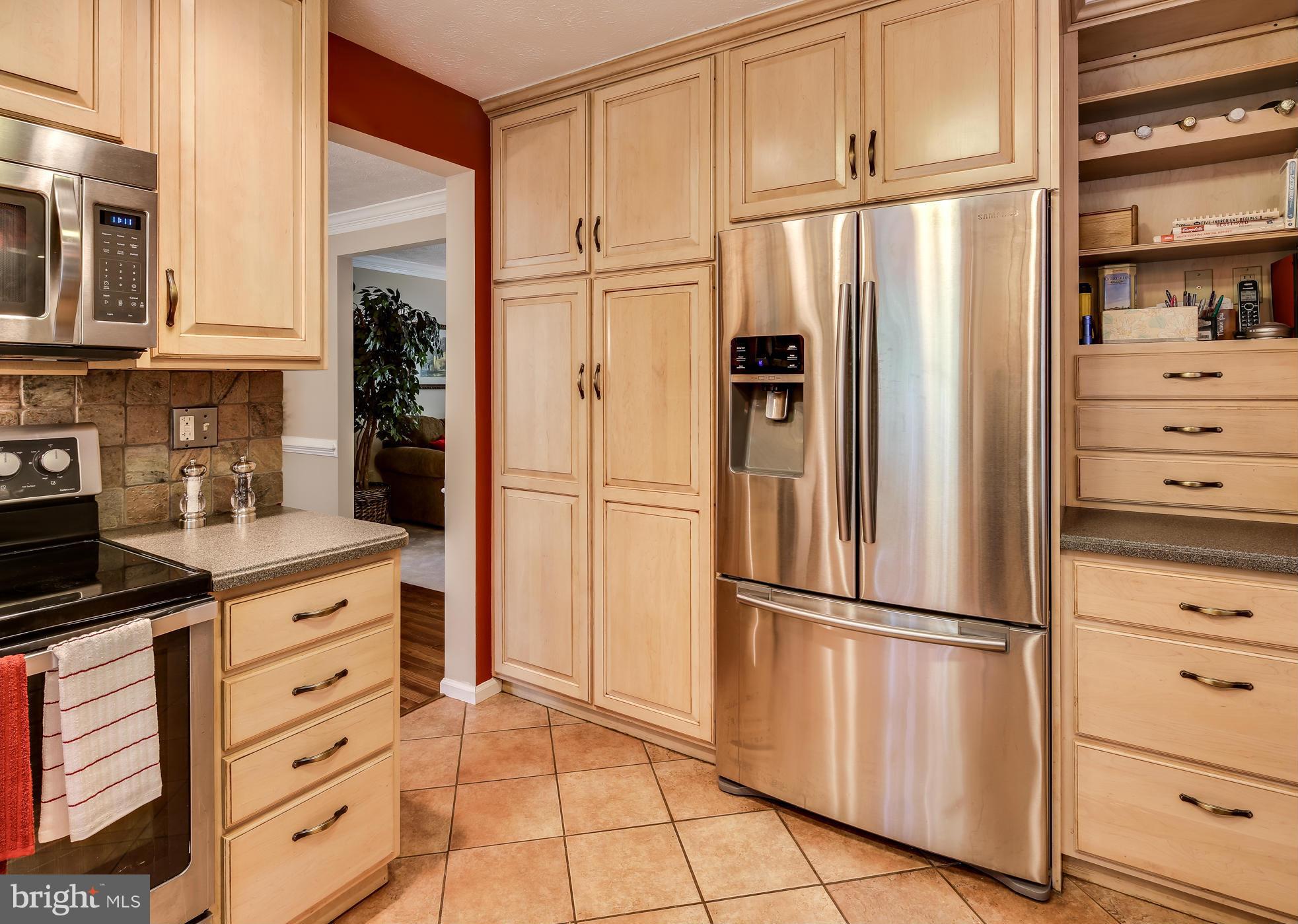 9415 Spring Water Path Jessup, MD 20794 - Photo 5 of 29 Kitchen