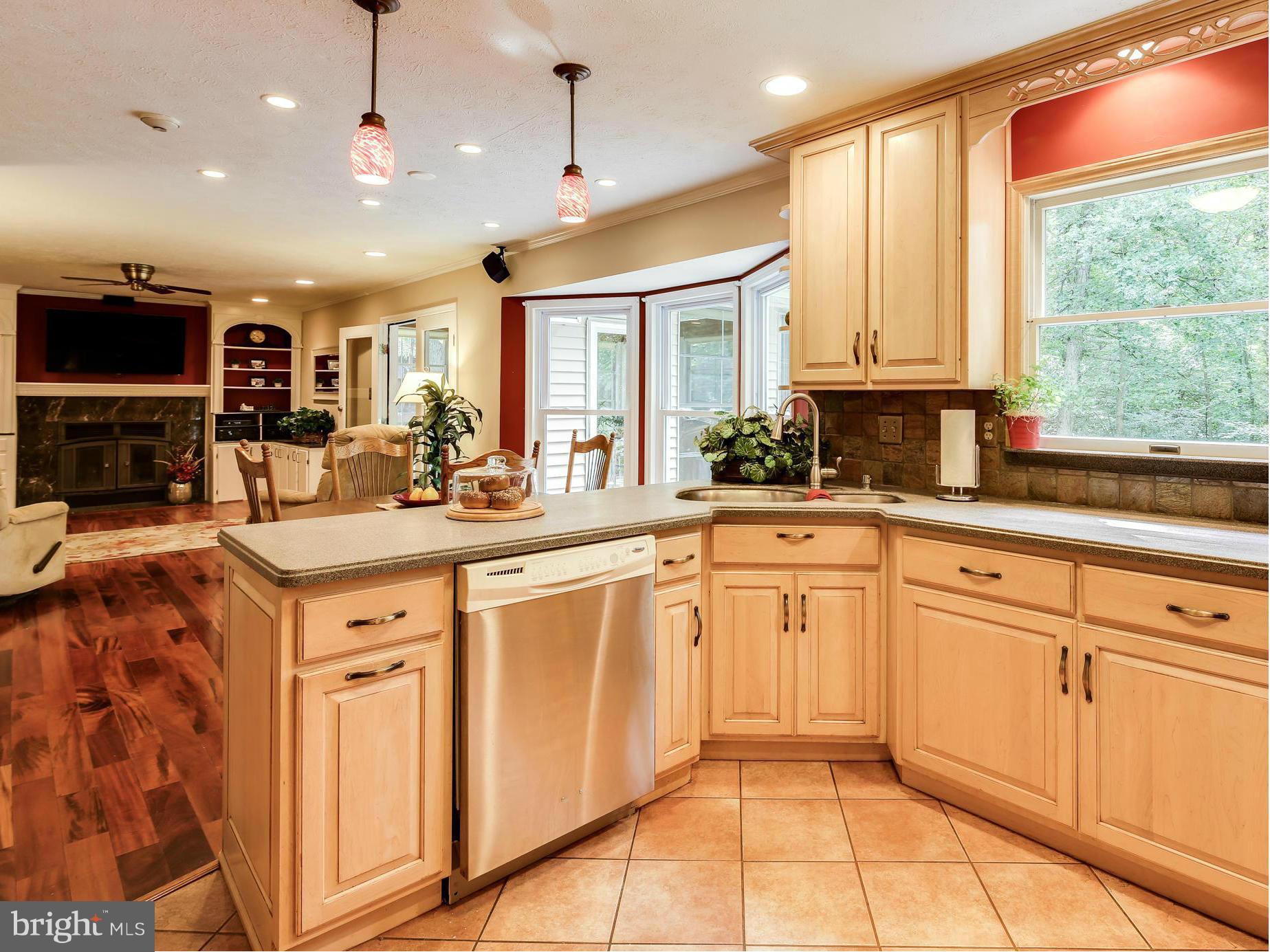 9415 Spring Water Path Jessup, MD 20794 - Photo 7 of 29 Kitchen