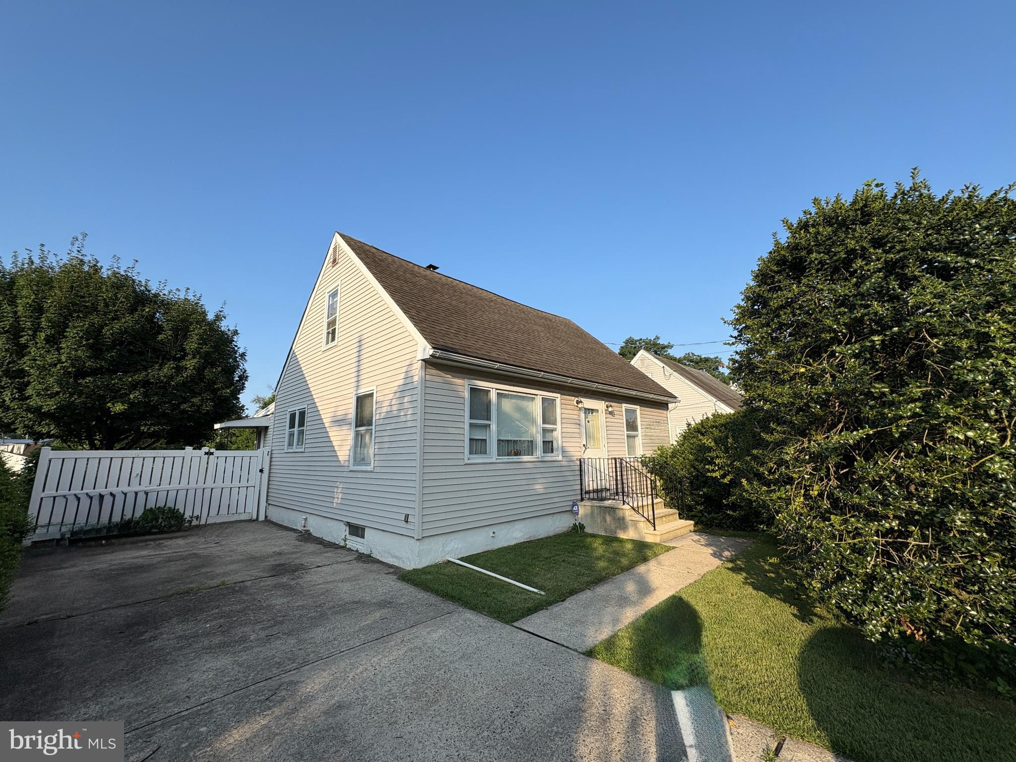 186 Crosswicks Road Bordentown, NJ 08505 - Photo 1 of 29 Gallery Image 1