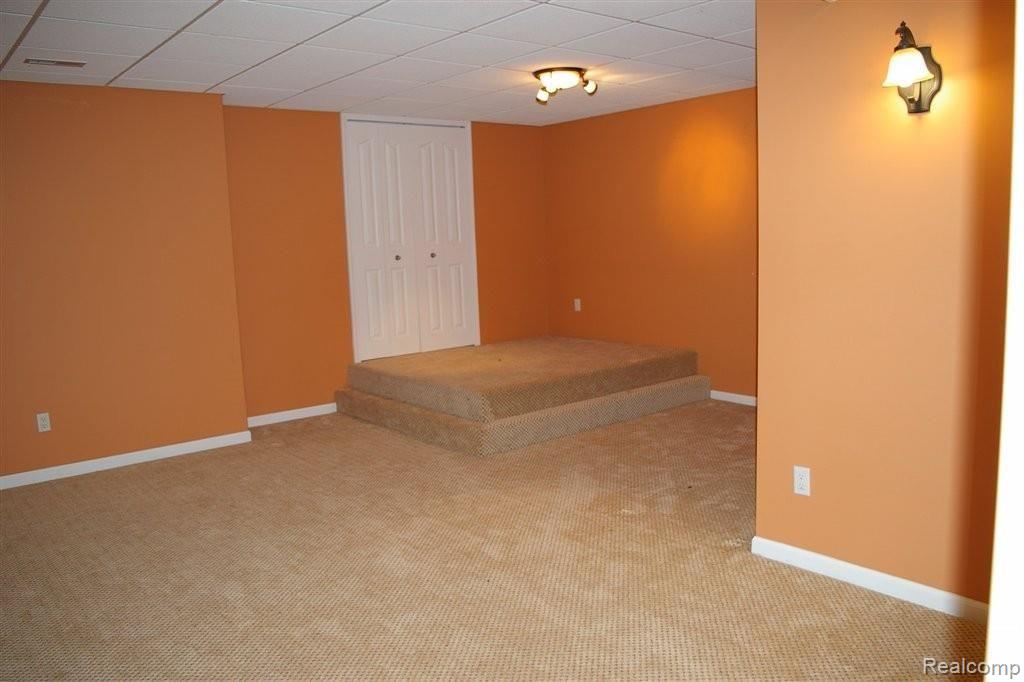 1641 Lasalle Road Canton, MI 48187 - Photo 16 of 23 LL Family Area