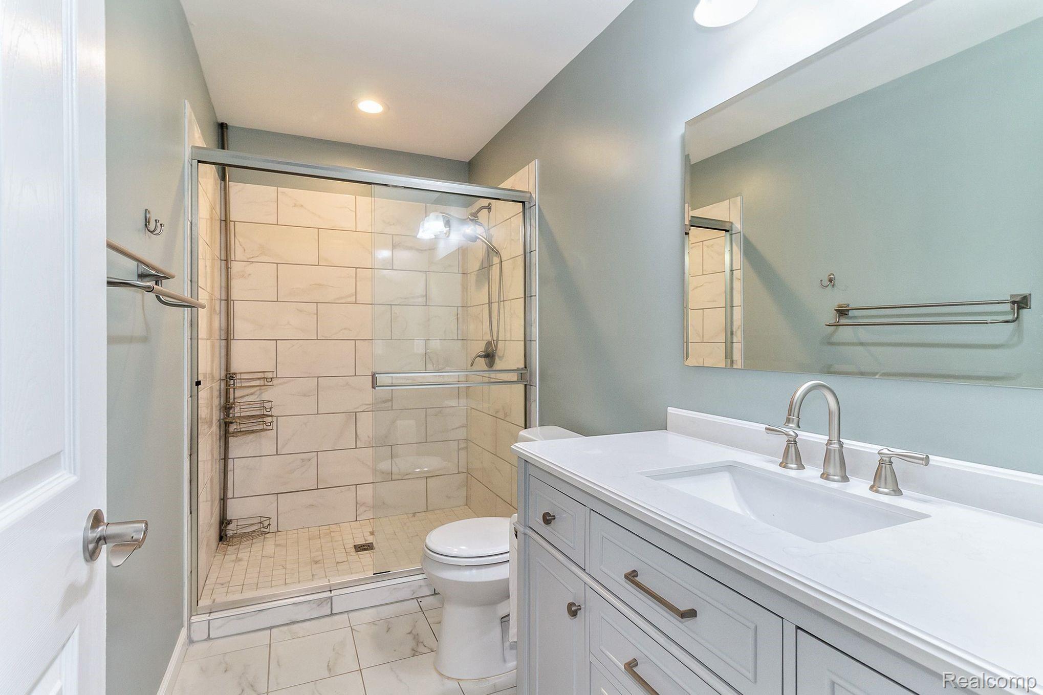 5150 Reds Way Howell, MI 48855 - Photo 25 of 29 Master Bath
