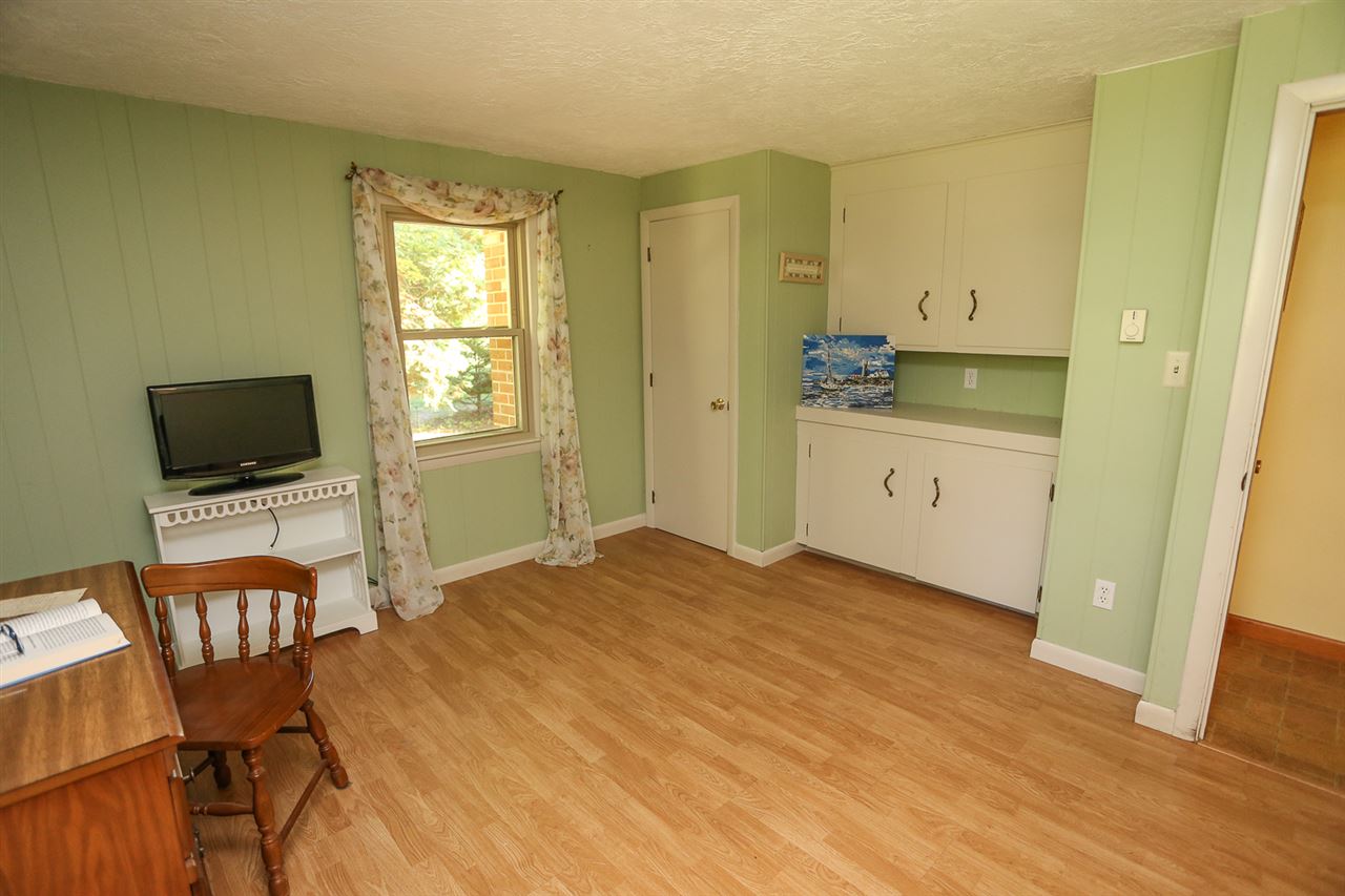 21 Goonan Road Hooksett, NH 03106 - Photo 11 of 40