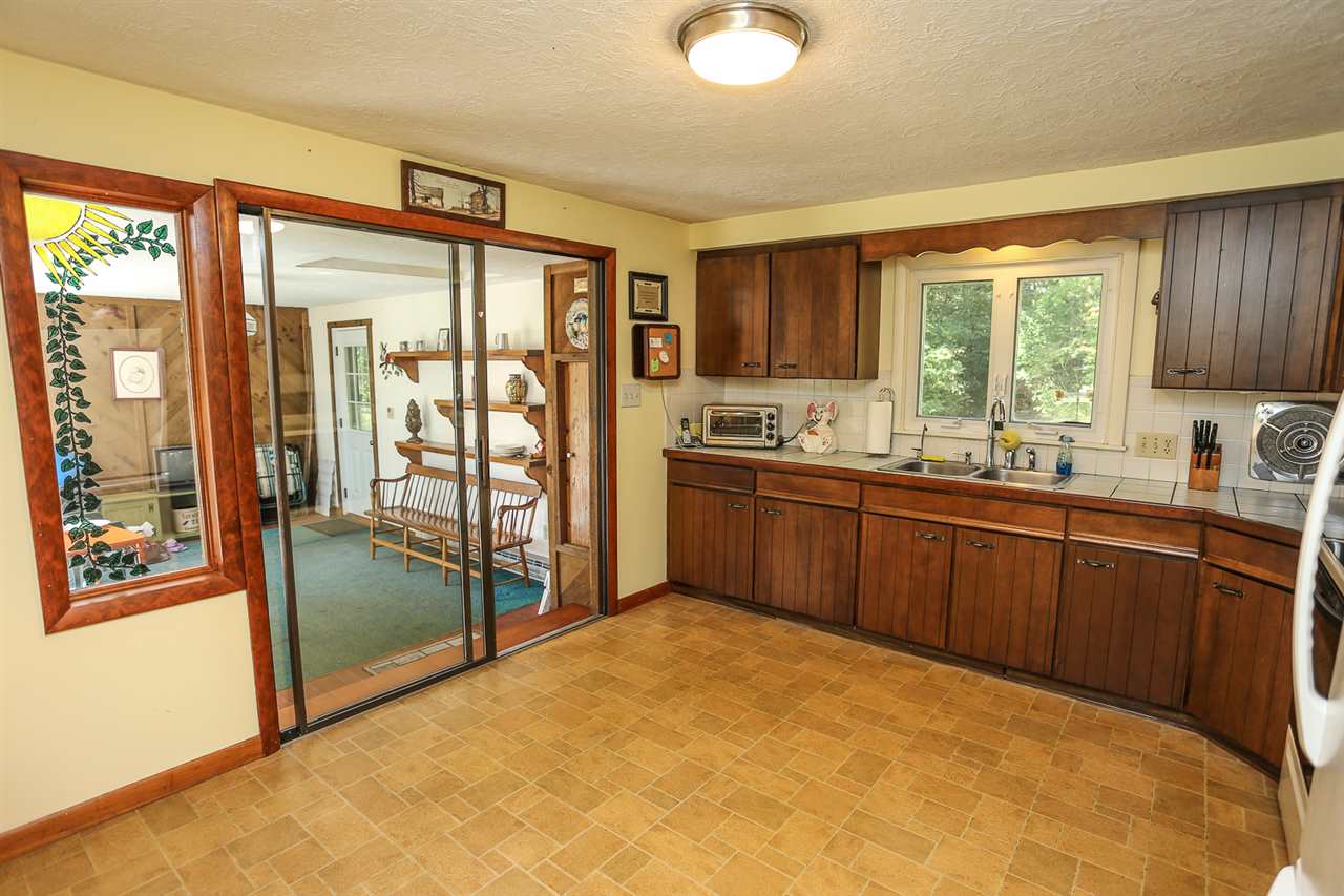 21 Goonan Road Hooksett, NH 03106 - Photo 6 of 40