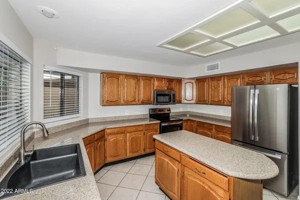 $3,475 | 6934 West Kristal Way, Glendale, AZ 85308