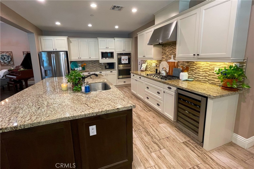 12468 Locke Circle Riverside, CA 92503 - Photo 8 of 53 Kitchen 2