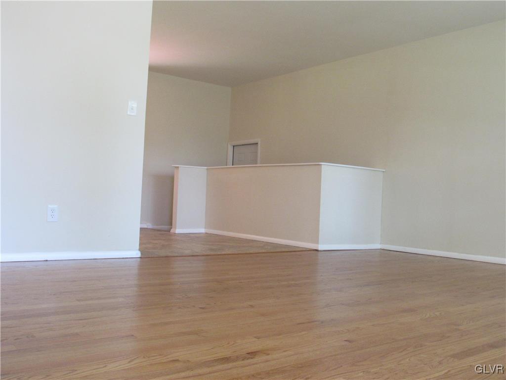 1761 Hampton Road Bethlehem, PA 18020 - Photo 3 of 16 Gallery Image 3