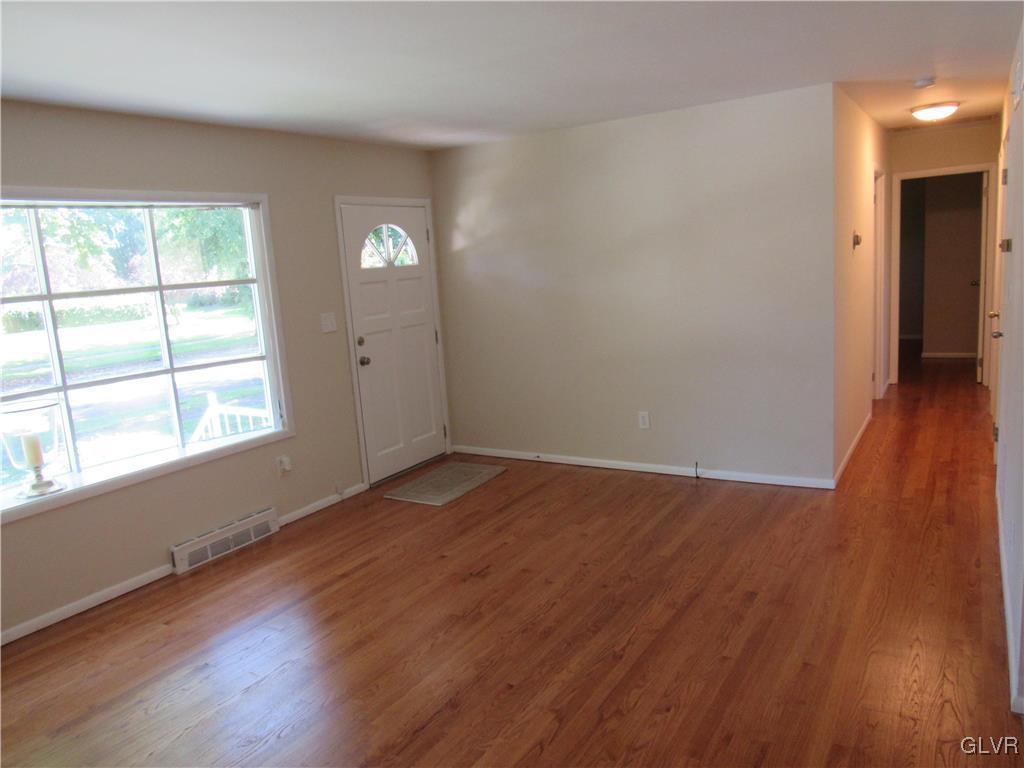 1761 Hampton Road Bethlehem, PA 18020 - Photo 5 of 16 Gallery Image 5