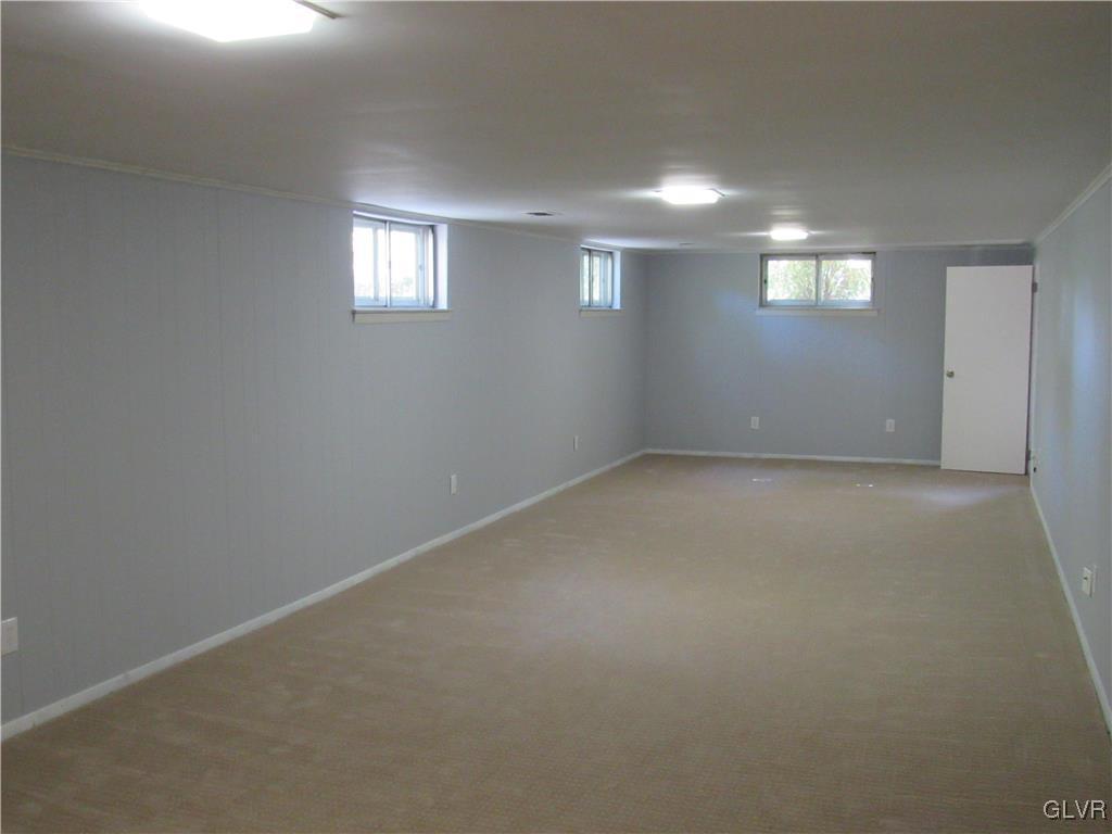 1761 Hampton Road Bethlehem, PA 18020 - Photo 10 of 16 Gallery Image 10
