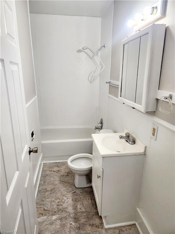 809 Oak Summit Road Winston-Salem, NC 27105 - Photo 8 of 9 Bathroom
