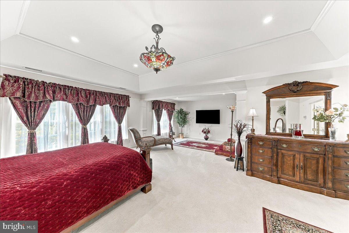 8 Ridings Way West Chester, PA 19382 - Photo 22 of 46 P{rimary Bedroom