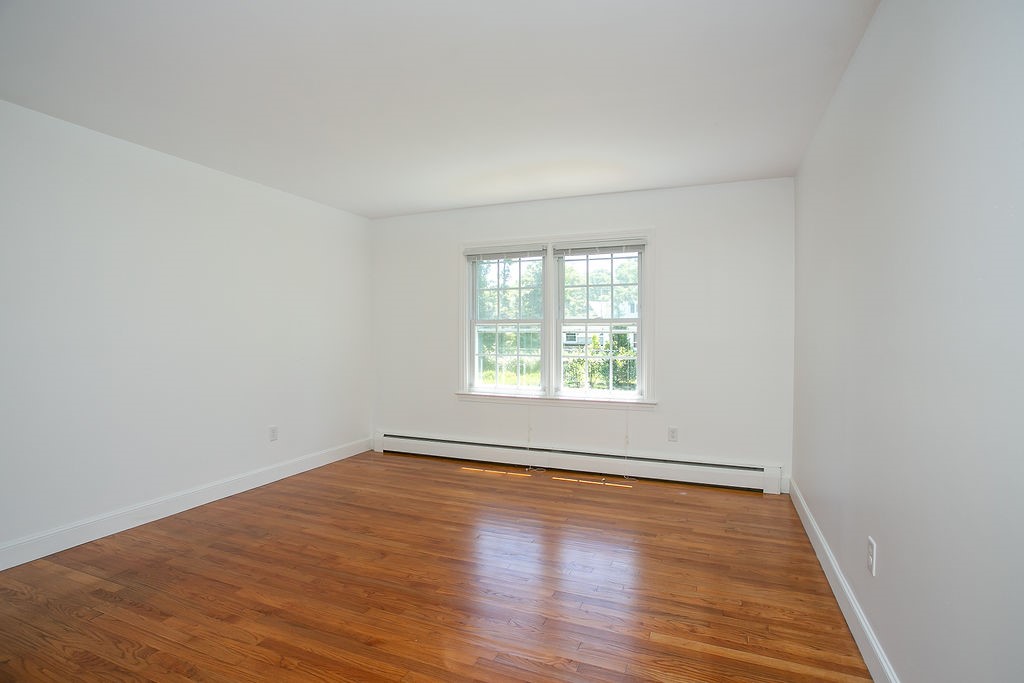 124 Harrison Avenue Newport, RI 02840 - Photo 17 of 48