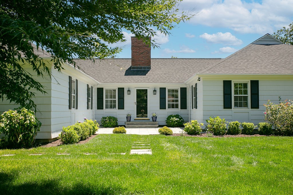 124 Harrison Avenue Newport, RI 02840 - Photo 3 of 48