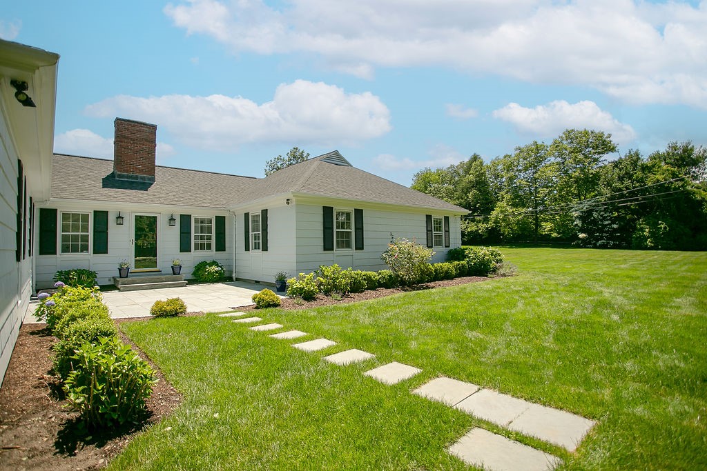 124 Harrison Avenue Newport, RI 02840 - Photo 4 of 48