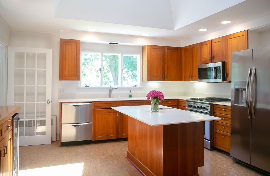 124 Harrison Avenue Newport, RI 02840 - Photo 9 of 48