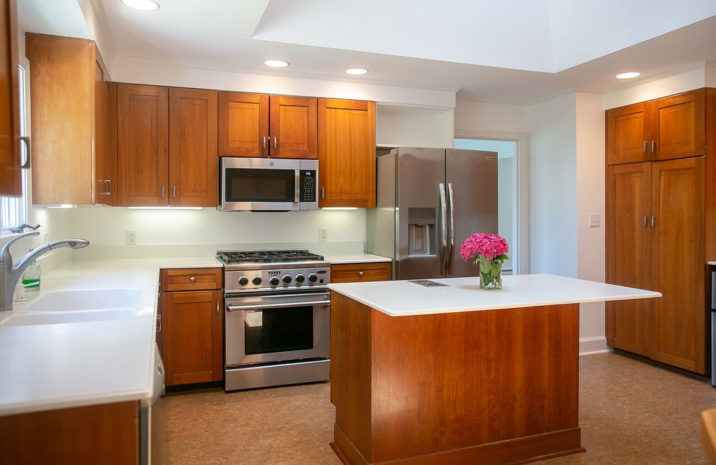 124 Harrison Avenue Newport, RI 02840 - Photo 10 of 48