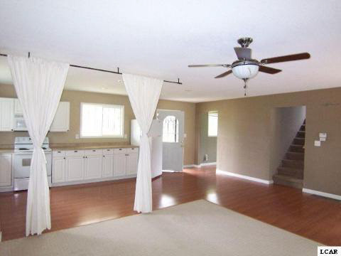 2050 Academy Adrian, MI 49221 - Photo 5 of 25 20095727-4.JPG