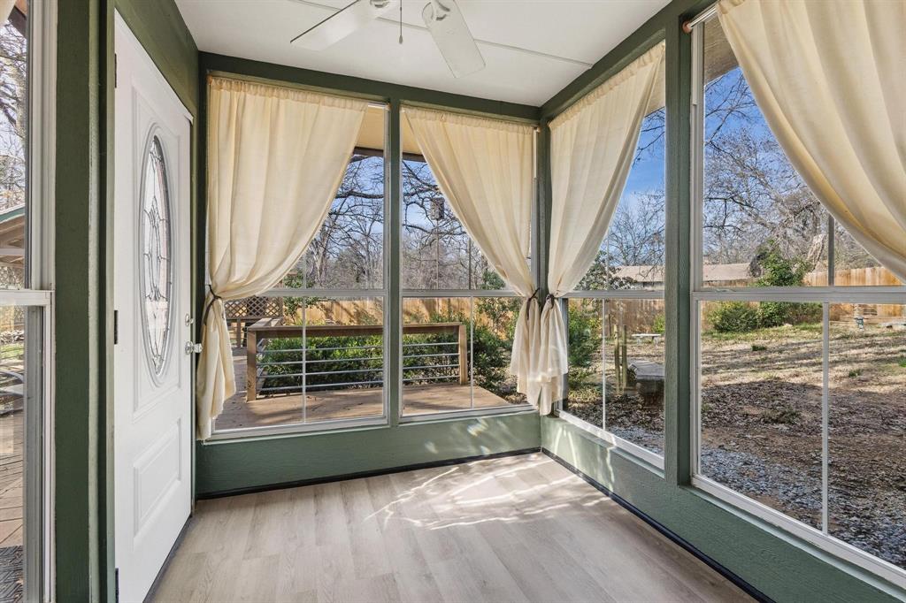 1053 Paradise Cove Road Pottsboro, TX 75076 - Photo 19 of 35 Sun room