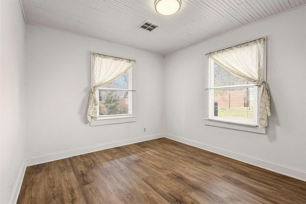 1053 Paradise Cove Road Pottsboro, TX 75076 - Photo 20 of 35 Second bedroom