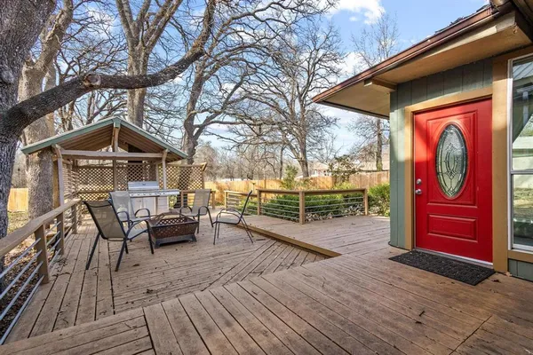 $449,900 | 1053 Paradise Cove Road, Pottsboro, TX 75076