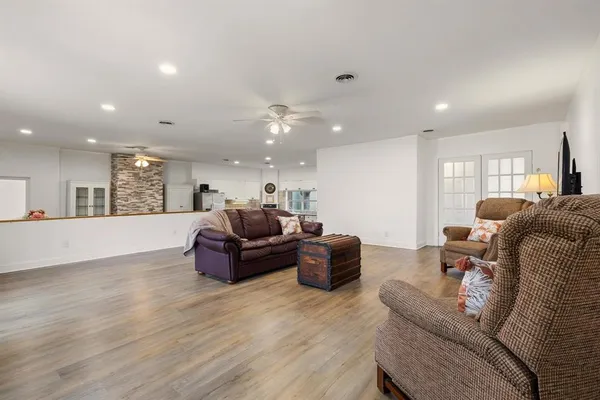 $449,900 | 1053 Paradise Cove Road, Pottsboro, TX 75076