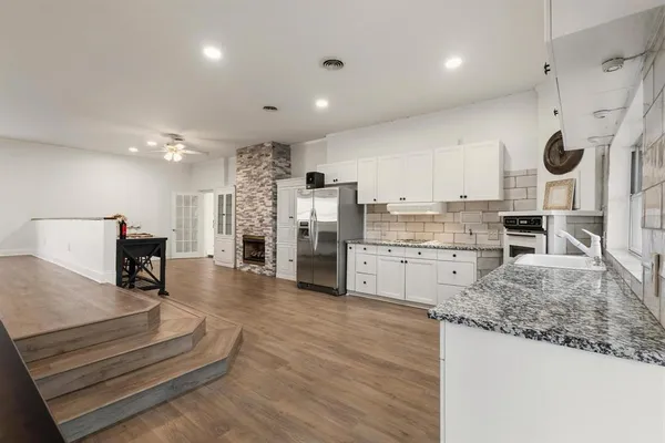 $449,900 | 1053 Paradise Cove Road, Pottsboro, TX 75076