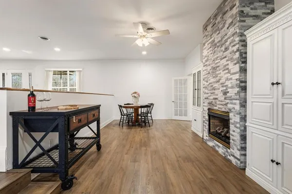 $449,900 | 1053 Paradise Cove Road, Pottsboro, TX 75076