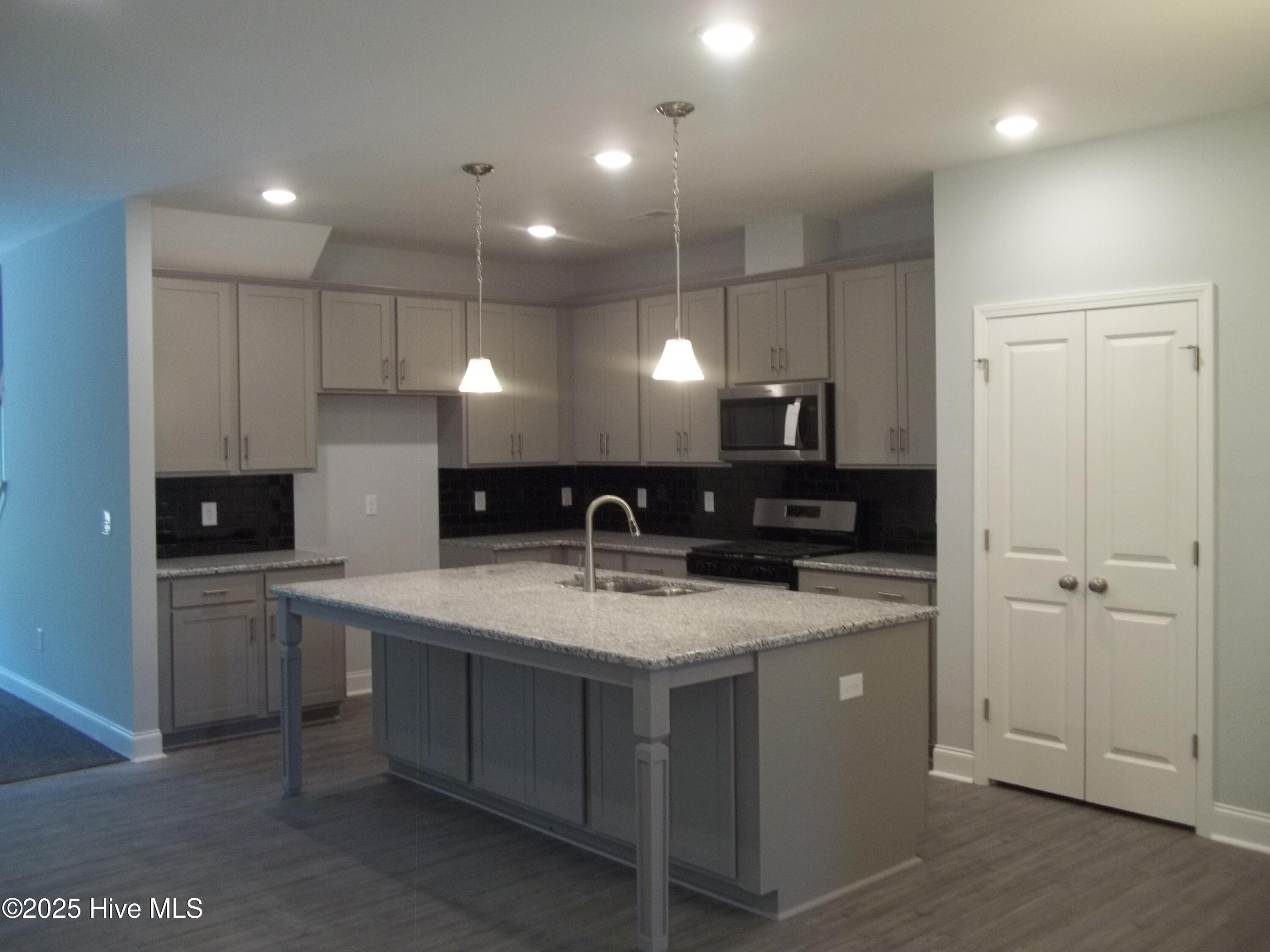 207 Balustrade Way Hampstead, NC 28443 - Photo 5 of 37 100_6269