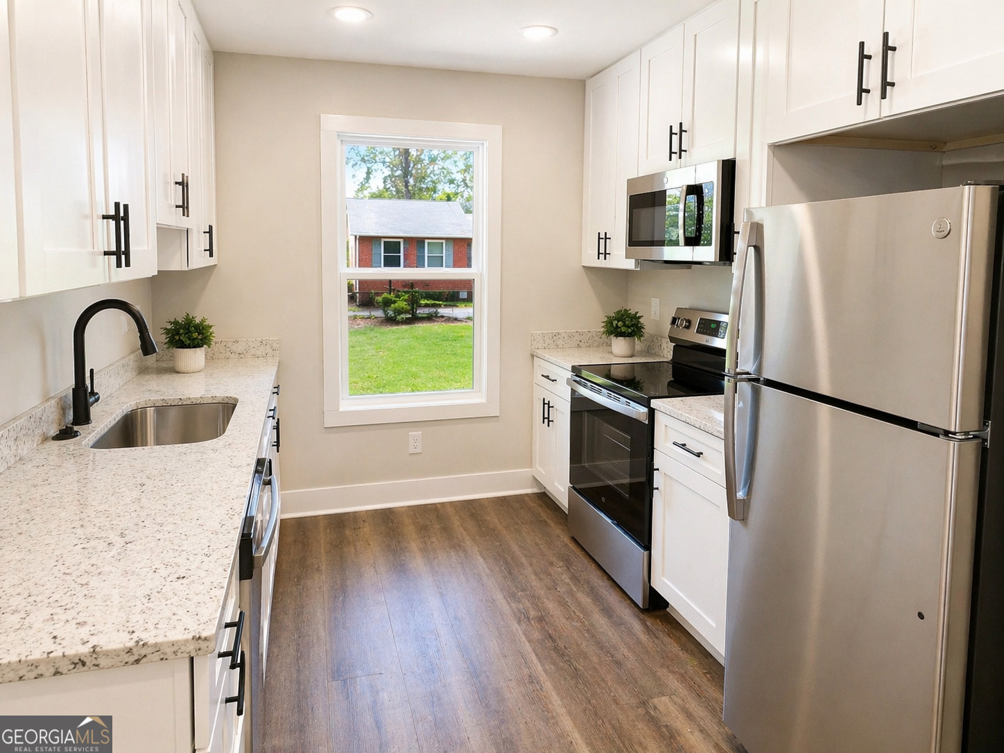 86 Colfax Street Hartwell, GA 30643 - Photo 2 of 6