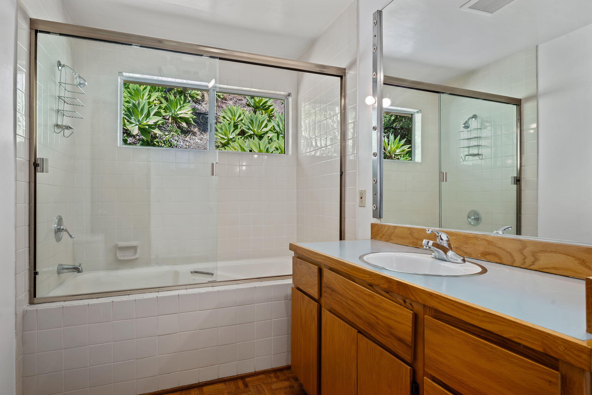 700 Chiquita Road Santa Barbara, CA 93103 - Photo 14 of 36 Bathroom
