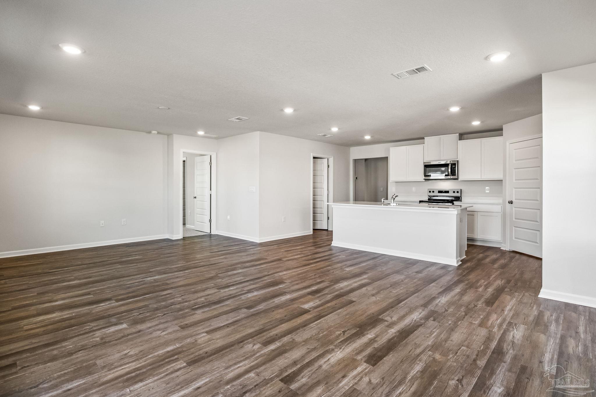 3174 Serviceberry Road Cantonment, FL 32533 - Photo 5 of 27 Gallery Image 5