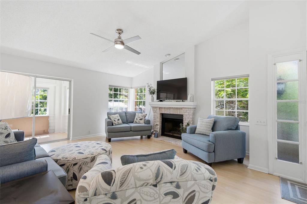 50 Pelican Place, Unit 50 Clearwater, FL 33756 - Photo 5 of 28