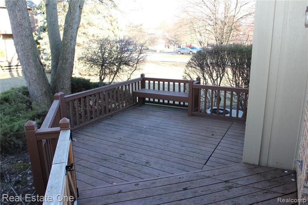 1870 Burning Bush Court Rochester Hills, MI 48309 - Photo 6 of 27