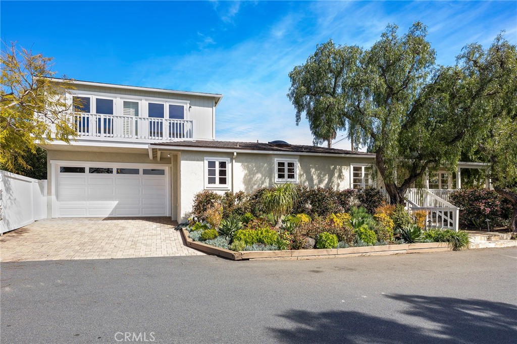 508 Seaview Street Laguna Beach, CA 92651 - Photo 2 of 28 front view of house with a yard
