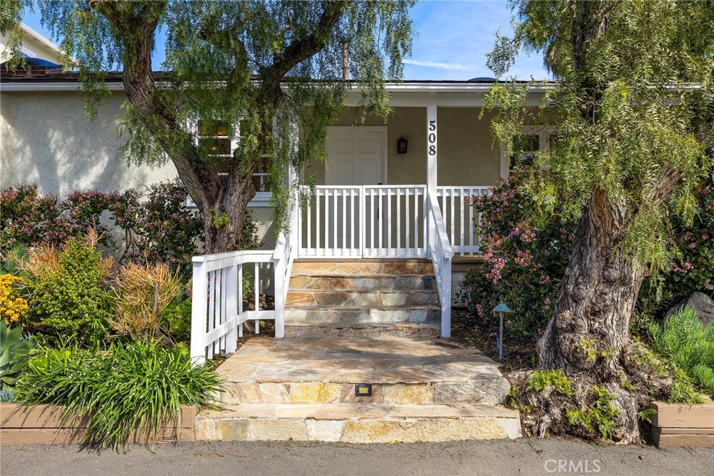 508 Seaview Street Laguna Beach, CA 92651 - Photo 25 of 28 a view of a pathway of a house with plants