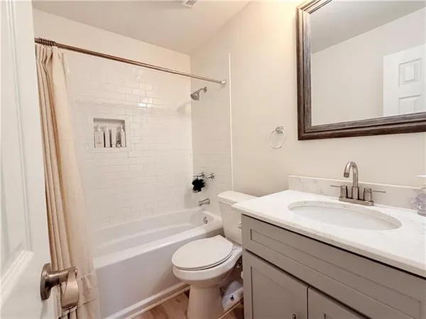 $2,300 | 1912 Concord Road, Terrytown, LA 70056