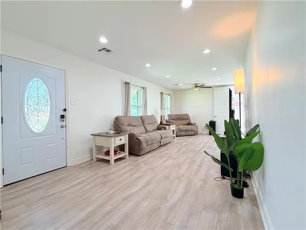 $2,300 | 1912 Concord Road, Terrytown, LA 70056