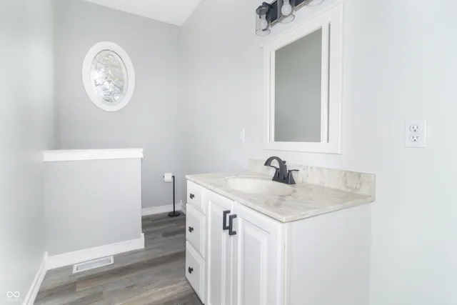 $405,000 | 707 Fairington Way, Alexandria, IN 46001