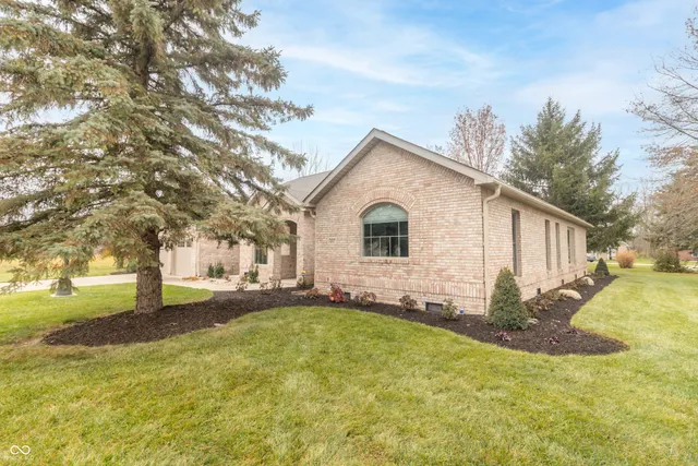 $405,000 | 707 Fairington Way, Alexandria, IN 46001