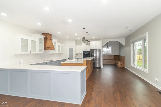 $405,000 | 707 Fairington Way, Alexandria, IN 46001