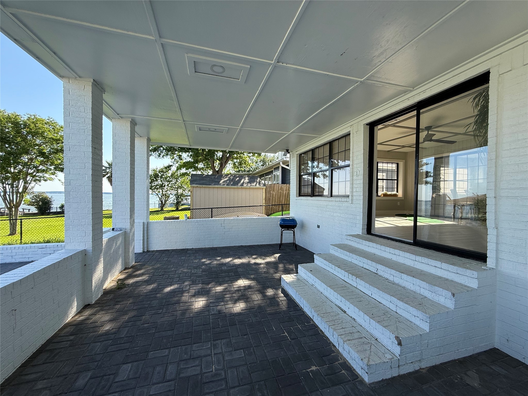 175 Heather Lane Livingston, TX 77351 - Photo 8 of 12 a view of an empty room with a window