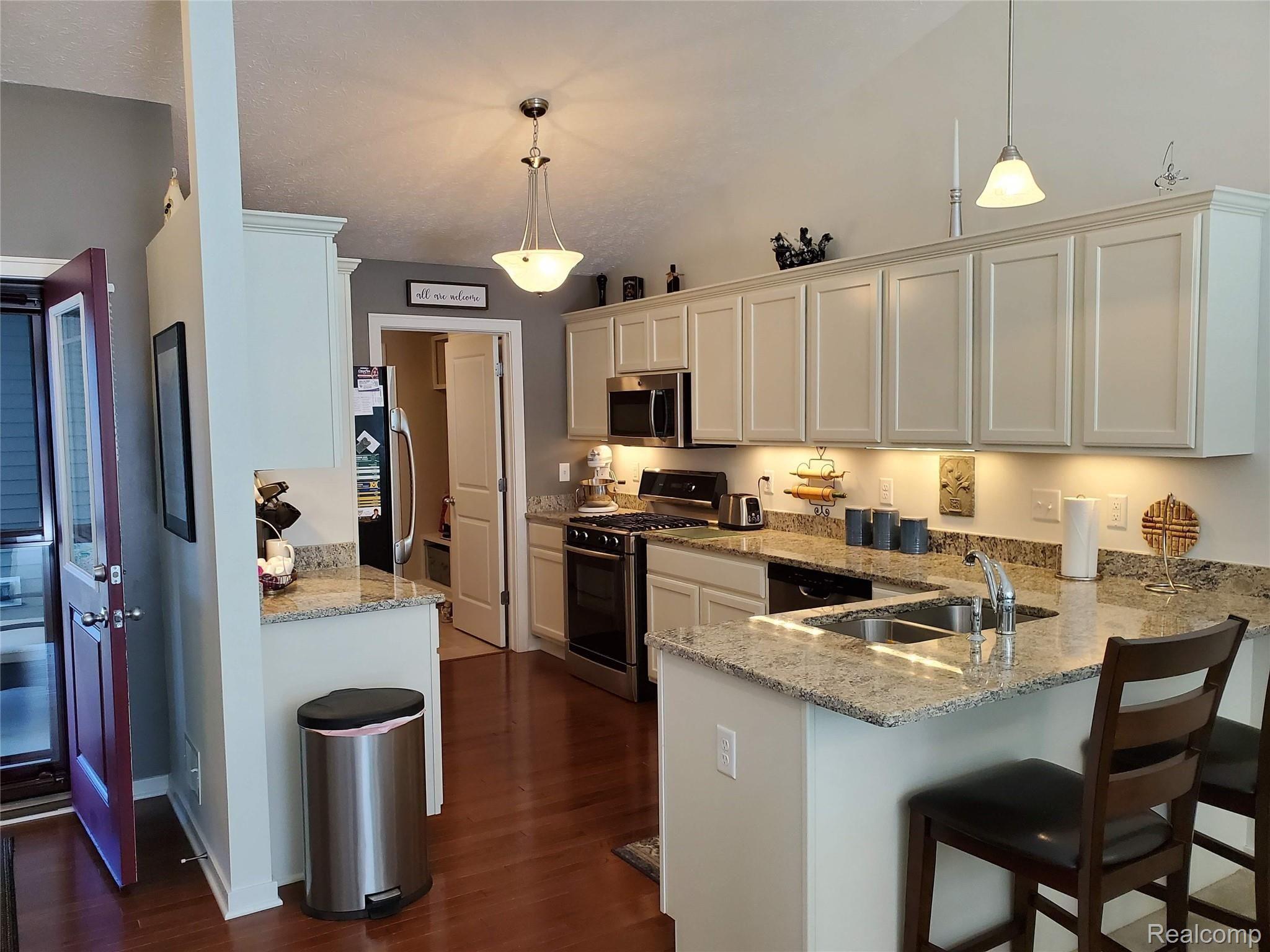 485 Hosta Howell, MI 48843 - Photo 11 of 23 20190914_140324.jpg