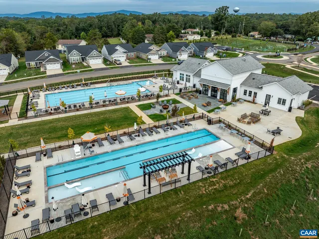 a view of a backyard with garden
