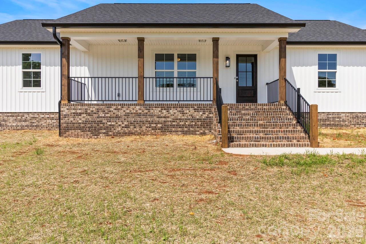 725 Alf Hoover Road Lincolnton, NC 28092 - Photo 2 of 46